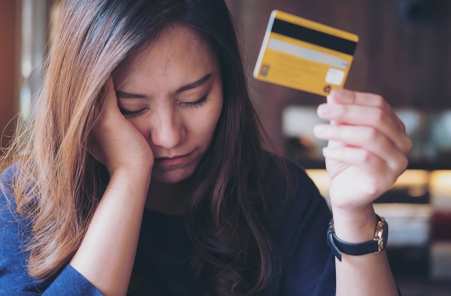 Rising Credit Card Debt and Delinquencies Trip Yellow Alert